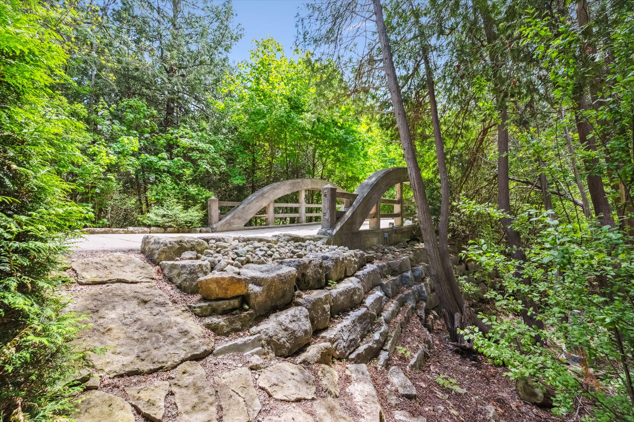 Limestone escarpment and stone bridge in Rockwood